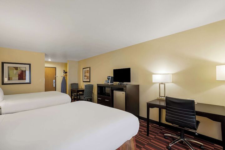 Room 15 of 33