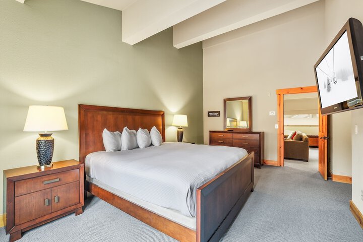 Grandeur at Elevation 3 Bedroom Loft 3 Condo