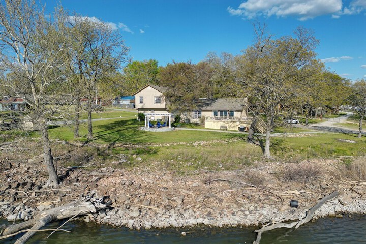 Lakefront Home w / Shared Boat Ramp in Grove!