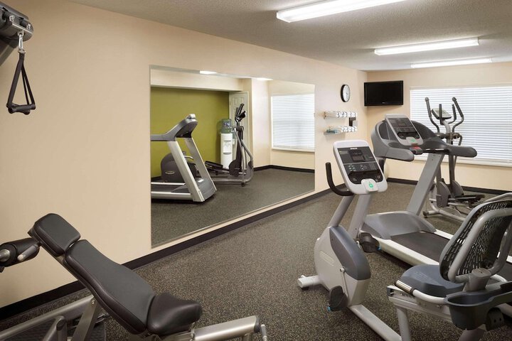 Country Inn & Suites by Radisson Grinnell, IA