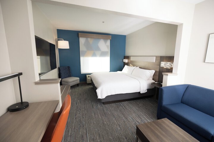 Room 10 of 46