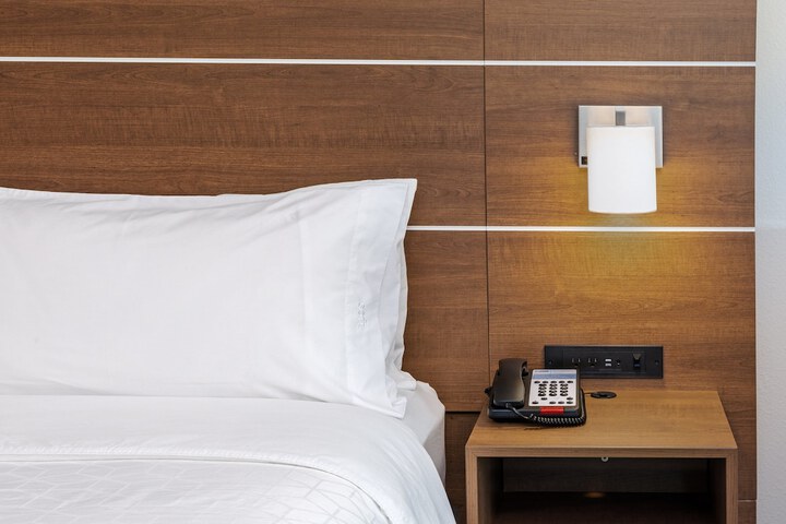 Holiday Inn Express & Suites Stafford NW - Sugar Land by IHG