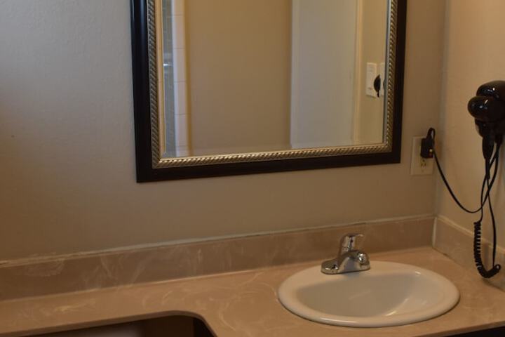 Room 8 of 17