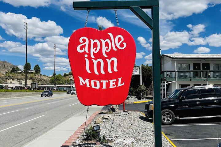 Hotel 7 of 72