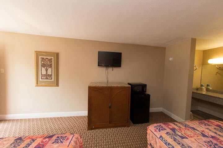 Room 20 of 28