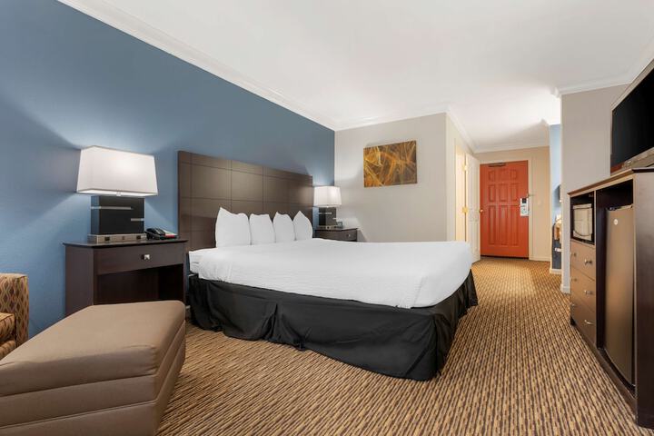 Best Western Colonial Inn