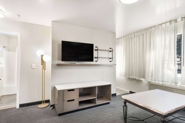 Room 51 of 63