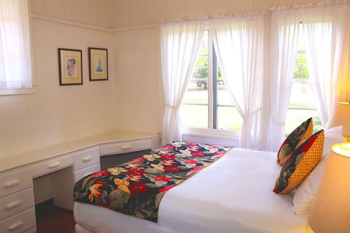 Room 42 of 77