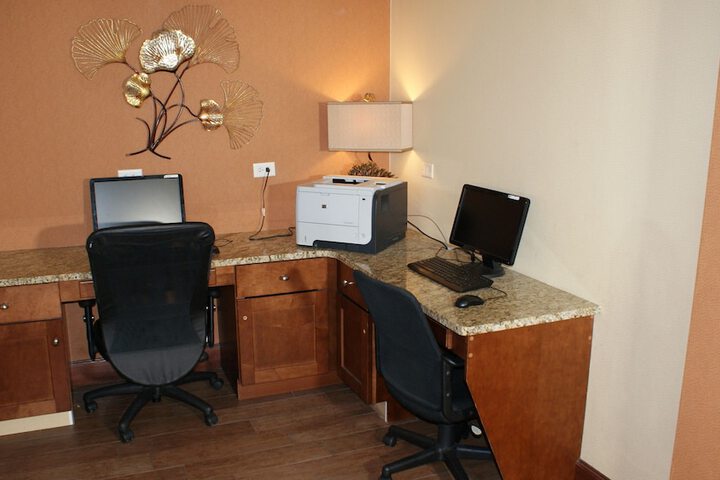 Business Center 41 of 41