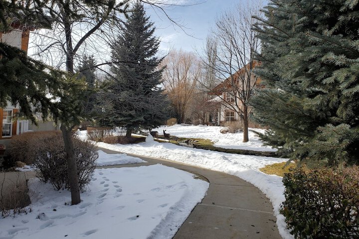 Family Vacation heated in / out Pool Tubing & Ice Skating 719 3 Bedroom Townhouse by RedAwning