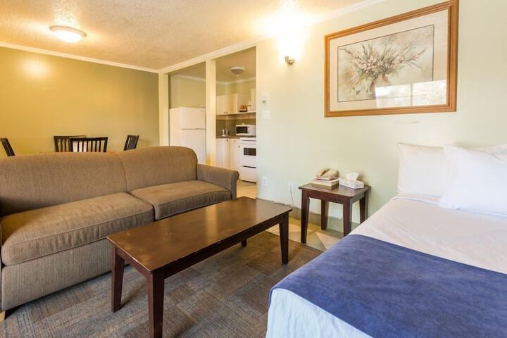 Room 42 of 60