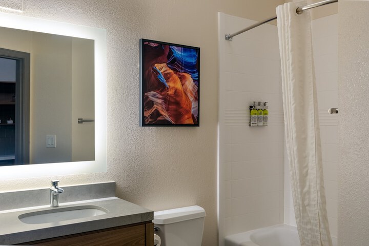 Candlewood Suites Enterprise by IHG