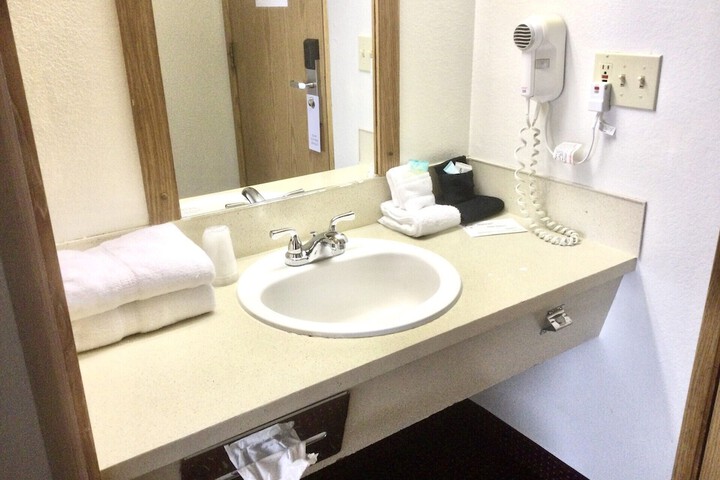 Room 12 of 16
