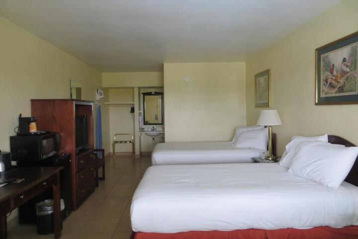 Flagship Inn