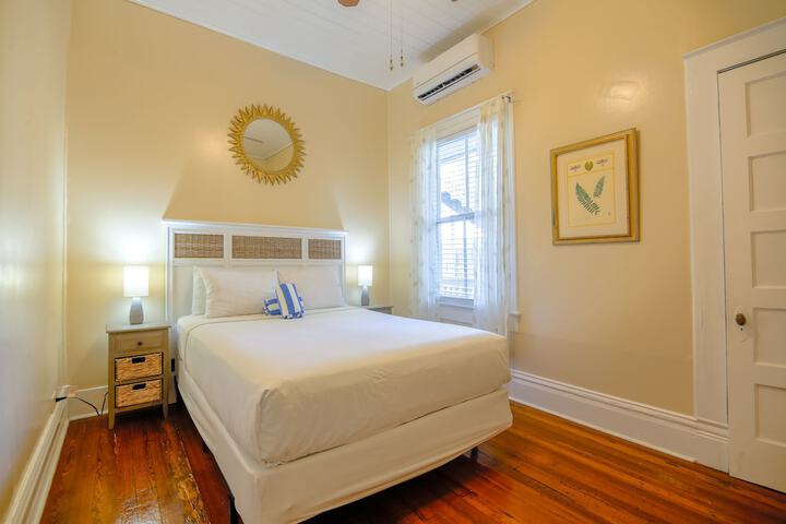 Room 73 of 171