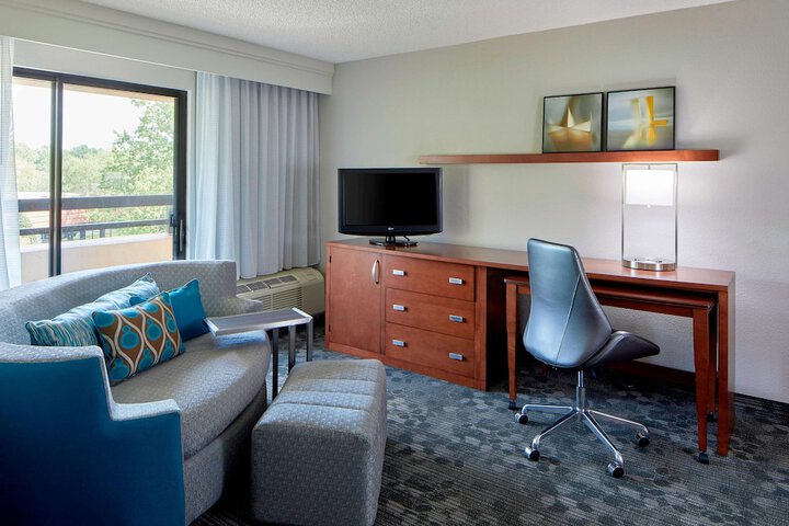 Room 12 of 33