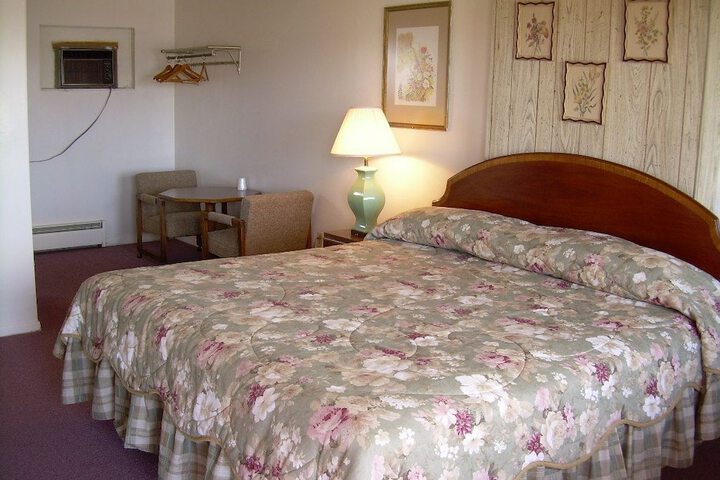 Room 9 of 14