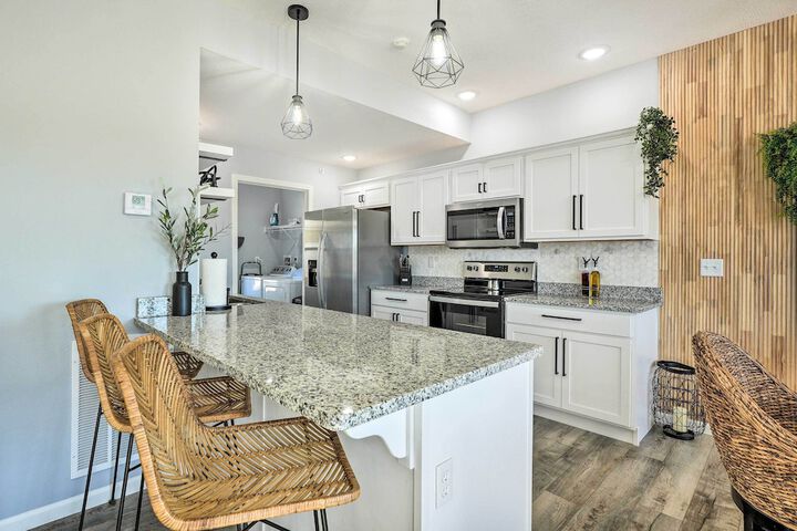 Reeds Spring Condo 3 Mi to Silver Dollar City!