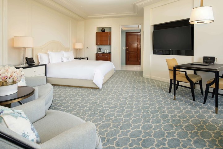 Room 71 of 132