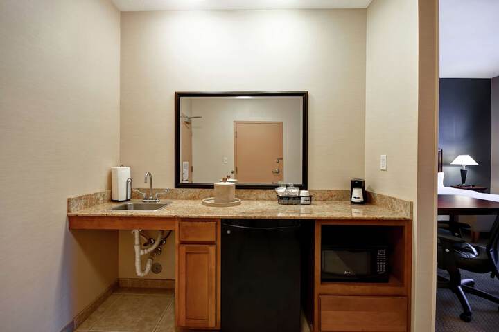 Room 34 of 89