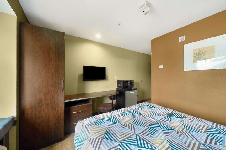 Room 26 of 34