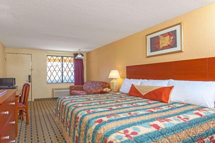 Knights Inn Seymour