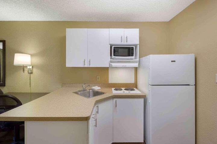Studio 6 Suites Seattle Kent WA