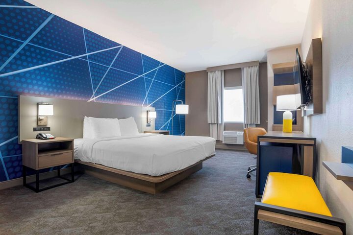 Room 34 of 53