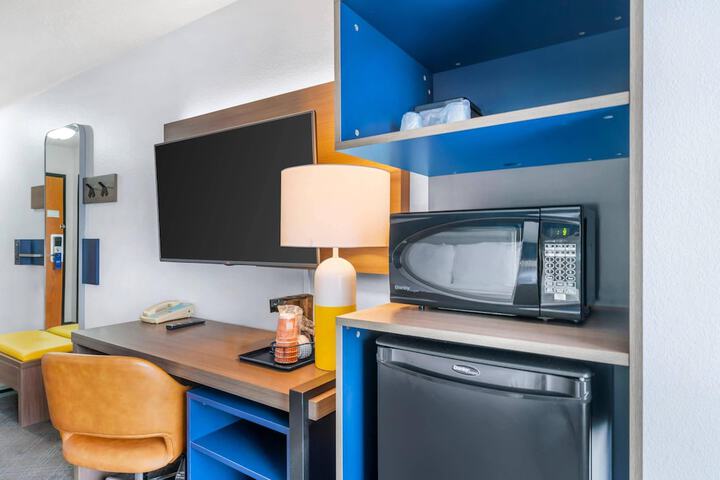 Comfort Inn & Suites Sheboygan I-43