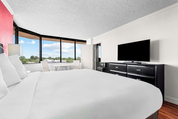 Room 15 of 26