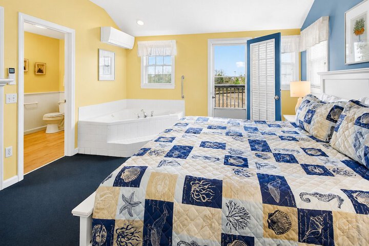 Colonial Acres Resort