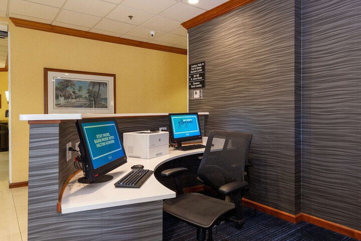 Business Center 74 of 75