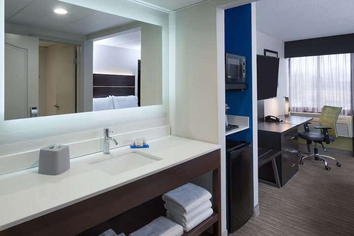 Room 15 of 48
