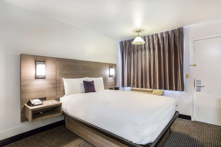 Room 14 of 22