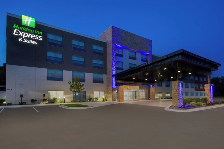 Hotel 4 of 50