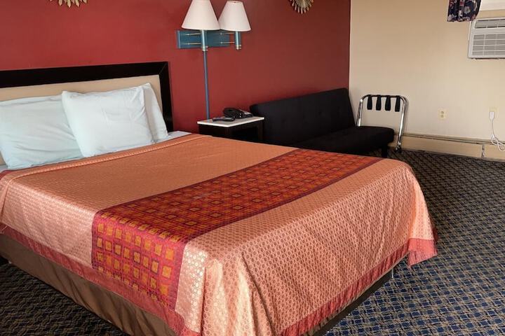 Room 16 of 25