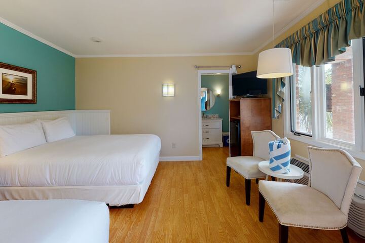 Breezeway Boutique Hotel