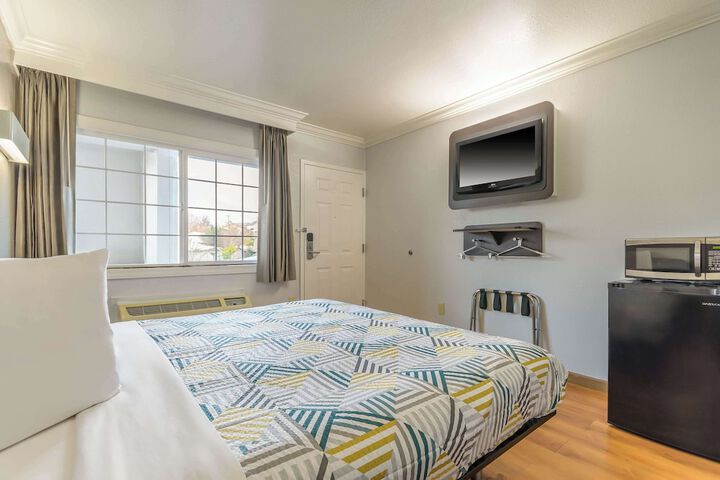 Room 22 of 26