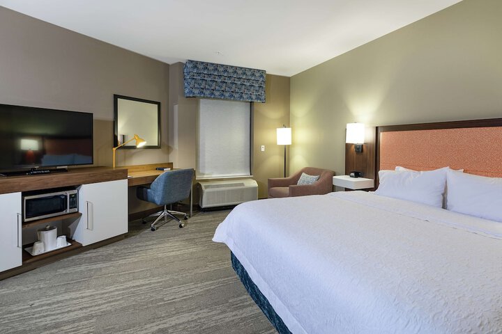 Room 52 of 87