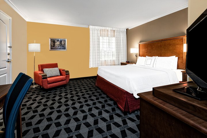Room 13 of 24