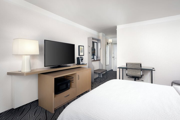 Room 56 of 100