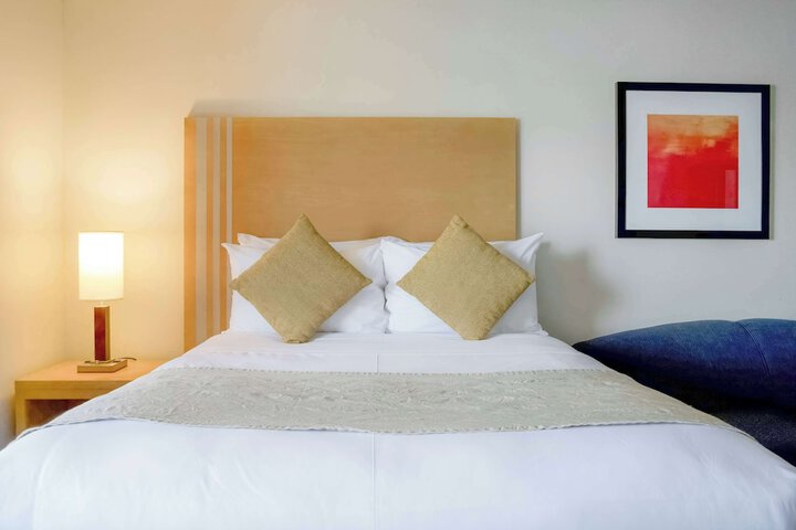 Room 47 of 60