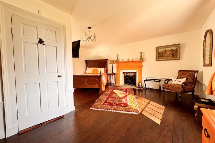 Room 16 of 74