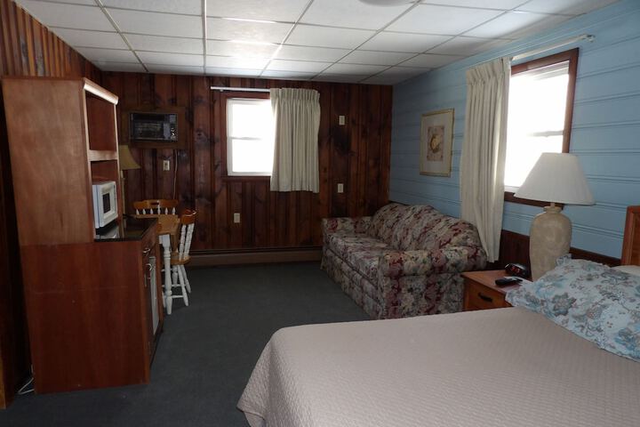 Room 17 of 44