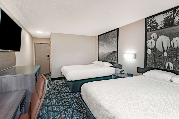 Room 14 of 28