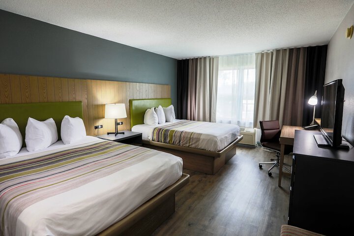 Room 32 of 46