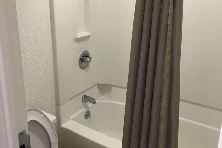 Room 34 of 46
