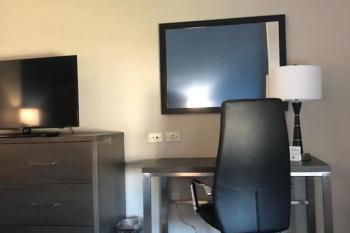 Room 12 of 40