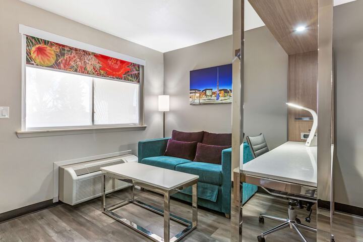 Room 21 of 34