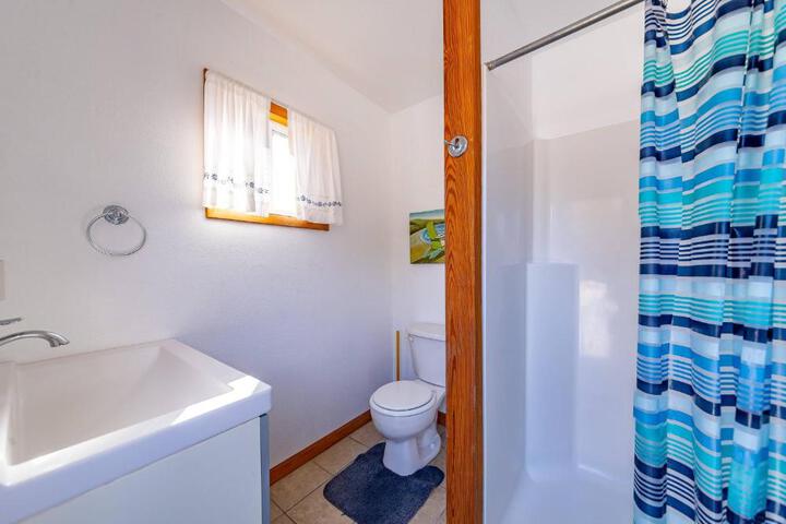 Duck R Way - Poteskeet Ocean View, 260 Yds to Beach, Pool, Hot Tub, Walk to Downtown Duck